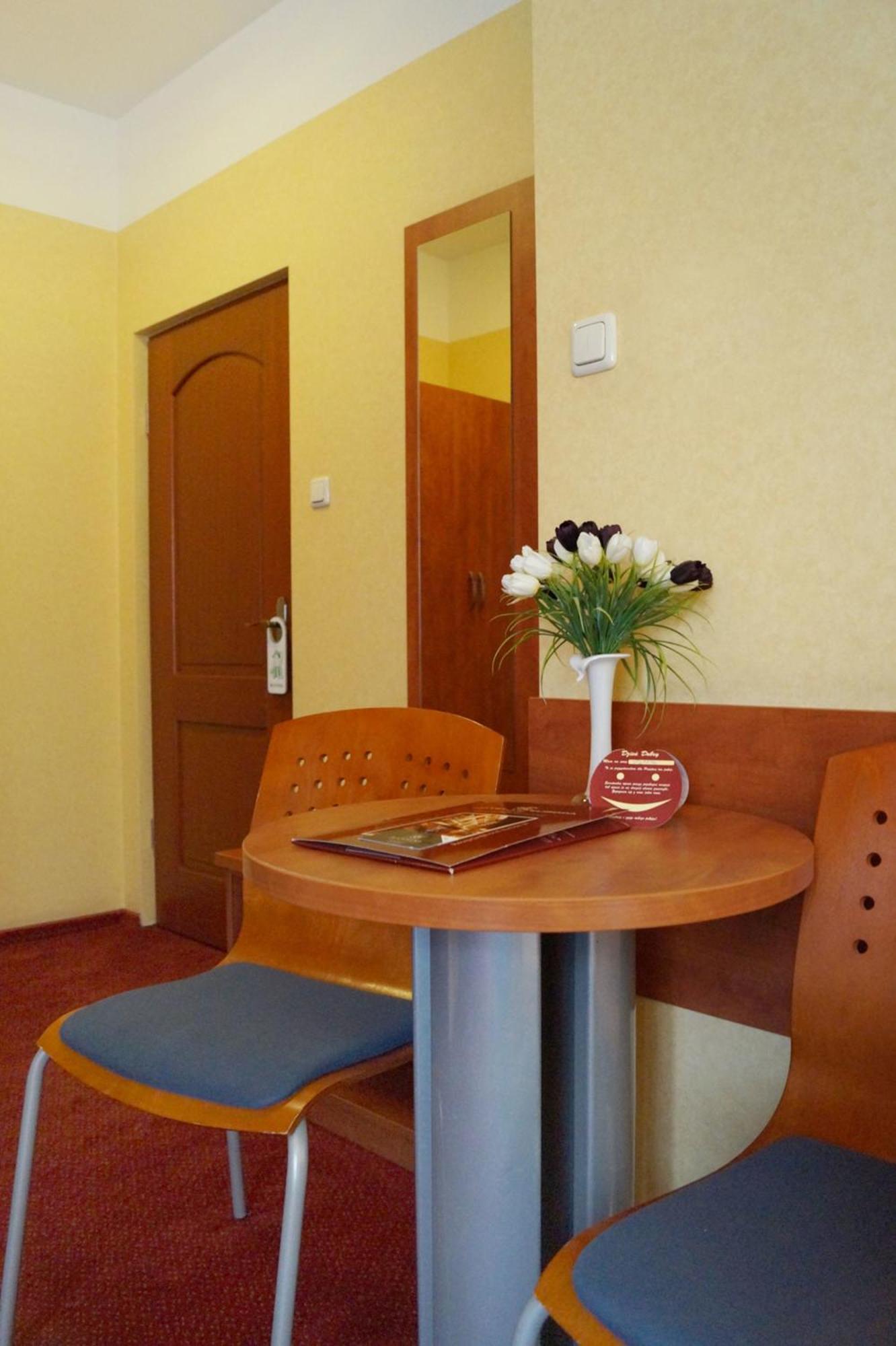 Hotel Europa Kaliszki Стая снимка