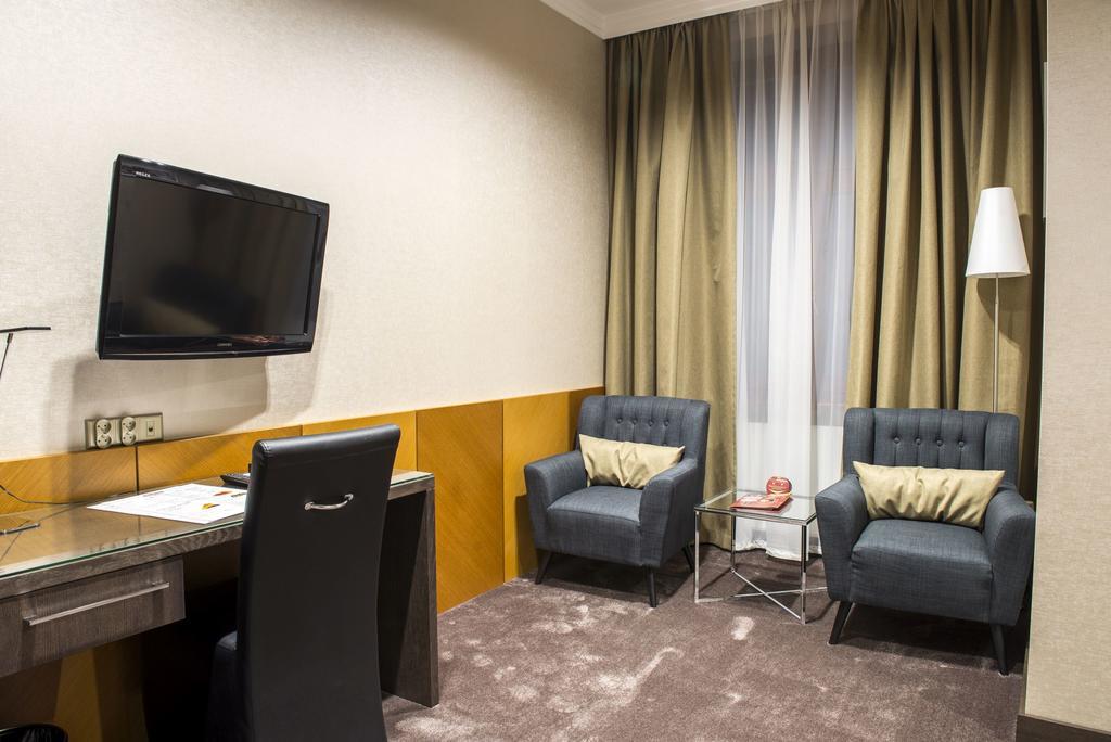 Hotel Europa Kaliszki Екстериор снимка