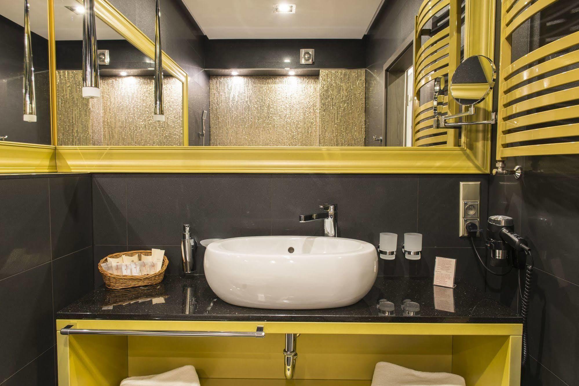 Hotel Europa Kaliszki Екстериор снимка