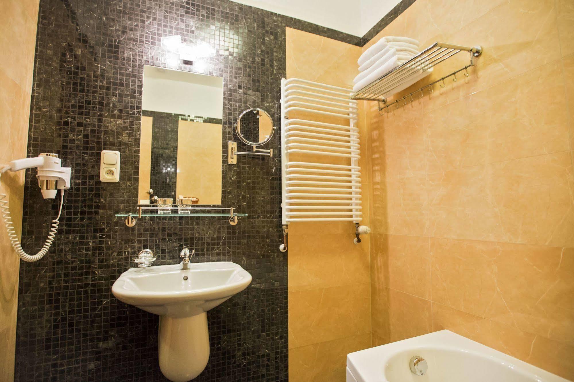 Hotel Europa Kaliszki Екстериор снимка