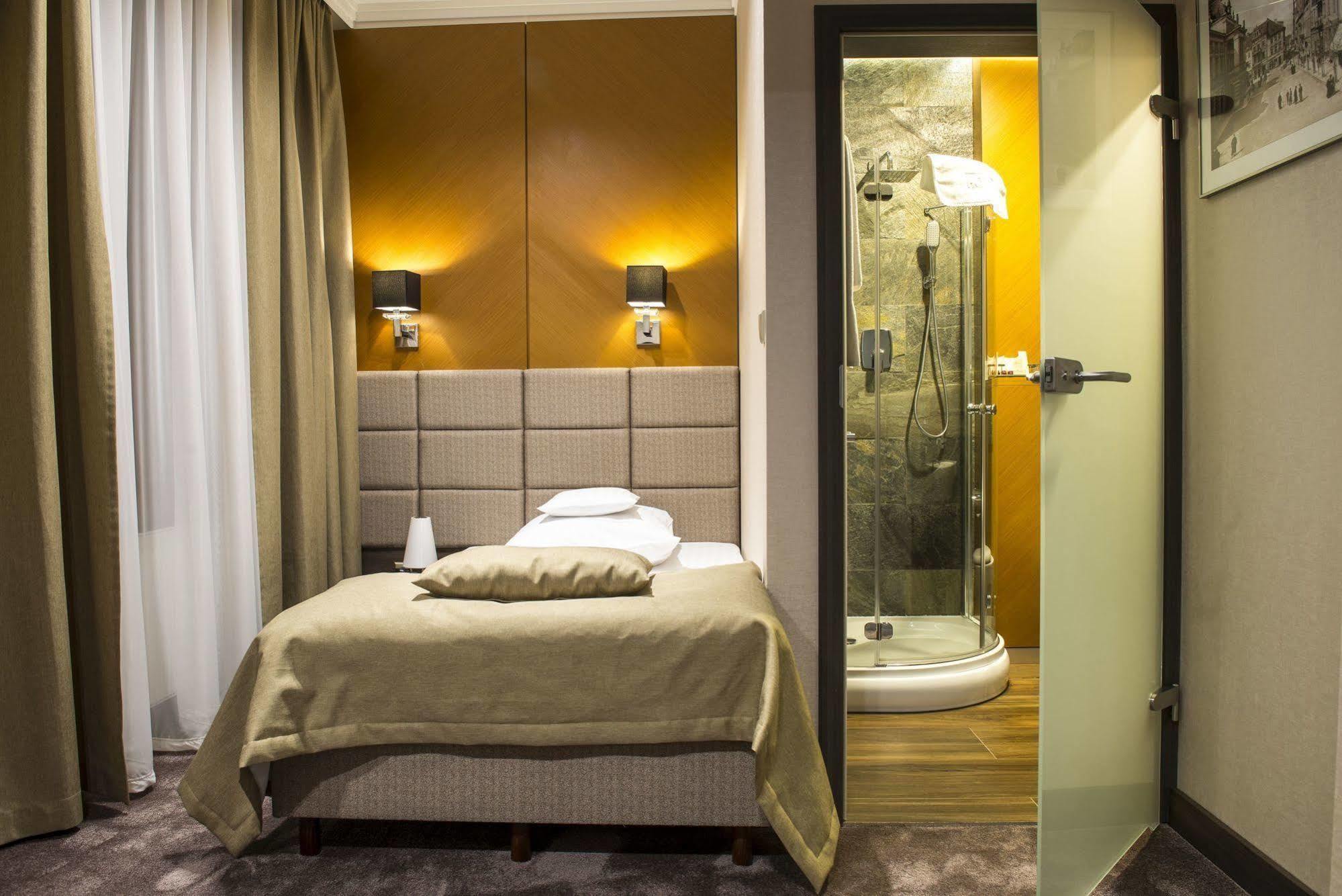 Hotel Europa Kaliszki Екстериор снимка